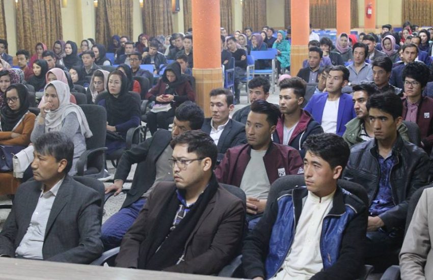 سمینار آگاهی دهی در مورد پلان استراتژیک دانشکده اقتصاد و معیار های تضمین کیفیت برگزار گردید