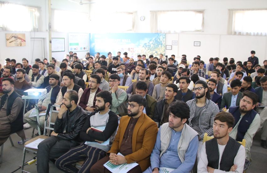 ورکشاپ آموزشی ” مهارت های کاریابی” برگزار گردید.