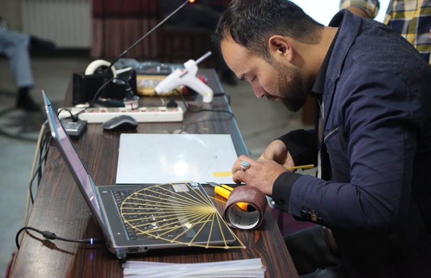 Kateb University held a workshop on Spaghetti Bridge Building